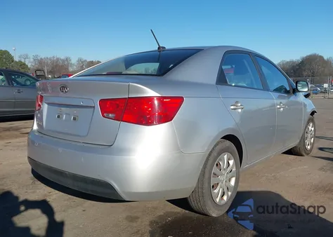 2010 Kia Forte Lx z USA, uszkodzony, nr VIN KNAFT4A29A5047215